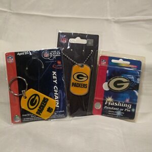 Green Bay Packers NFL Keychain Dog Tag Flashing Pin Button Button Set Bundle